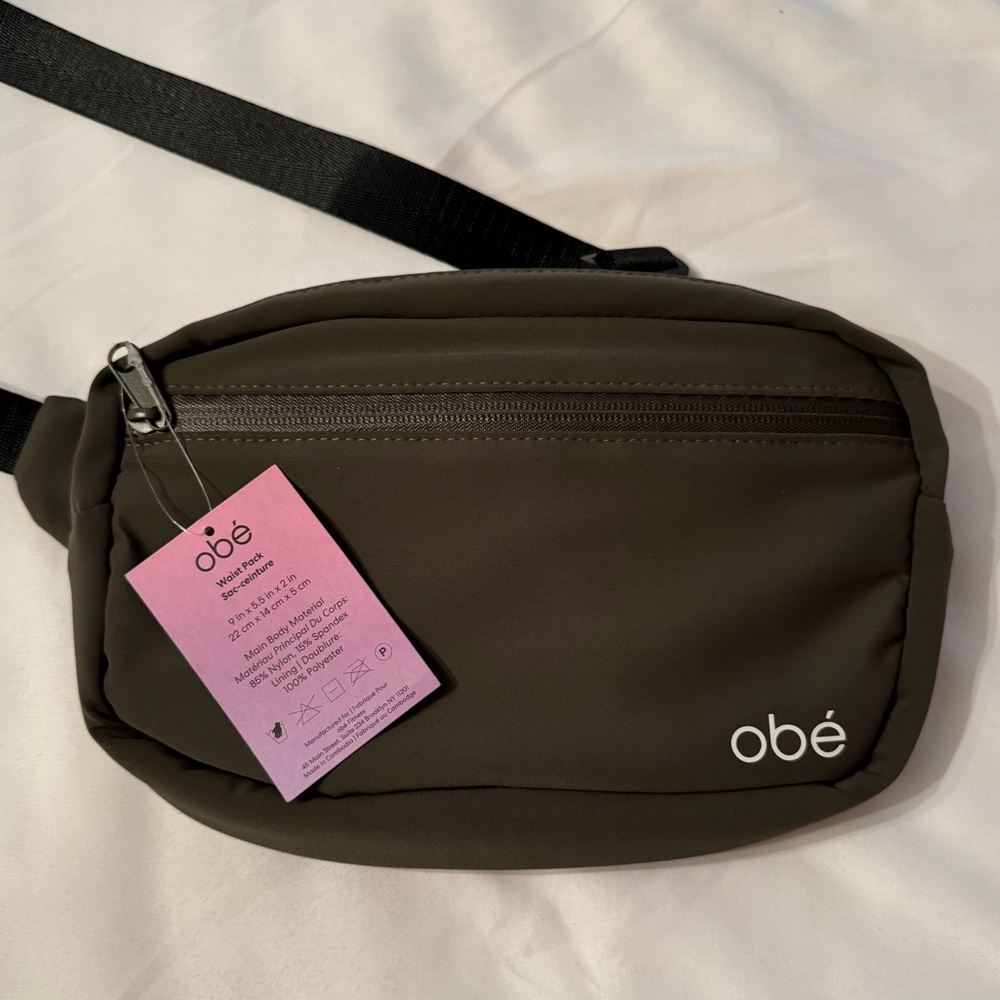 Obé Cross-Body Belt Bag in Olive
